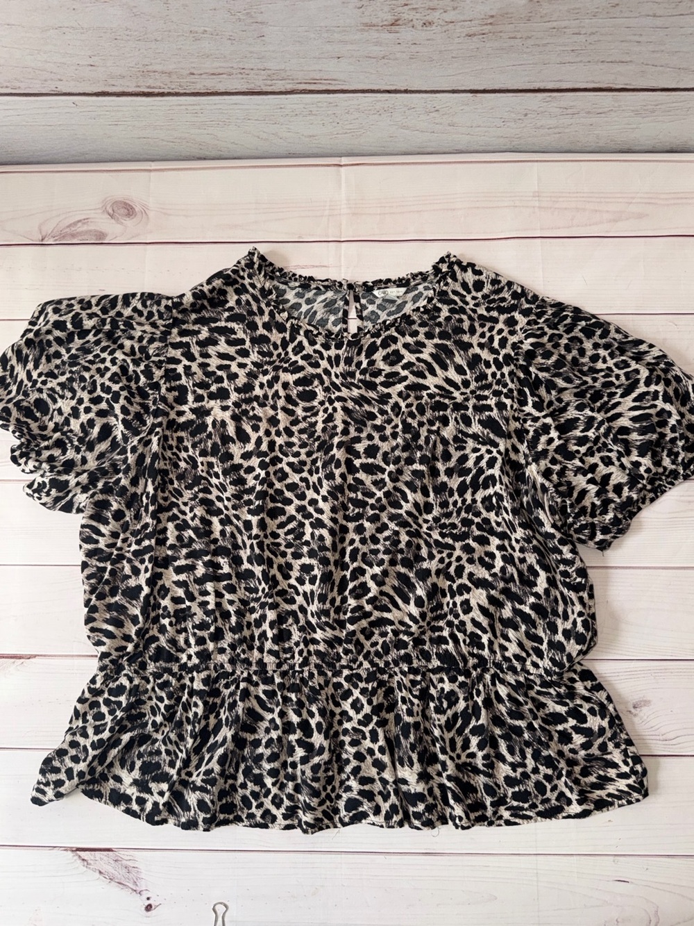 Cato 22/24W Leopard Print Peplum Top Puff Sleeve Plus Size Animal Print Blouse